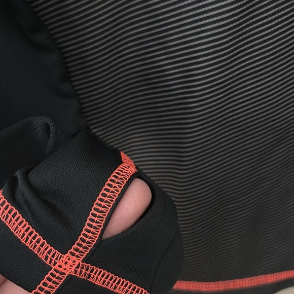 NHL Detroit Michigan Red Wings Majestic 1/3 Zip Pullover Womens Small Hockey - Picture 4 of 8